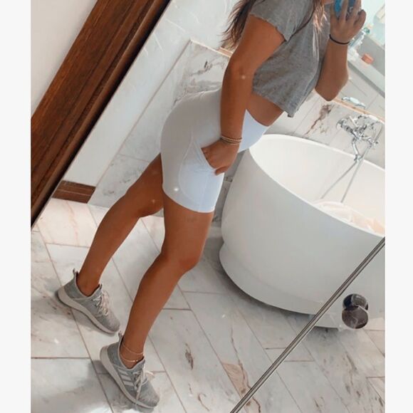White workout shorts - Picture 1 of 4